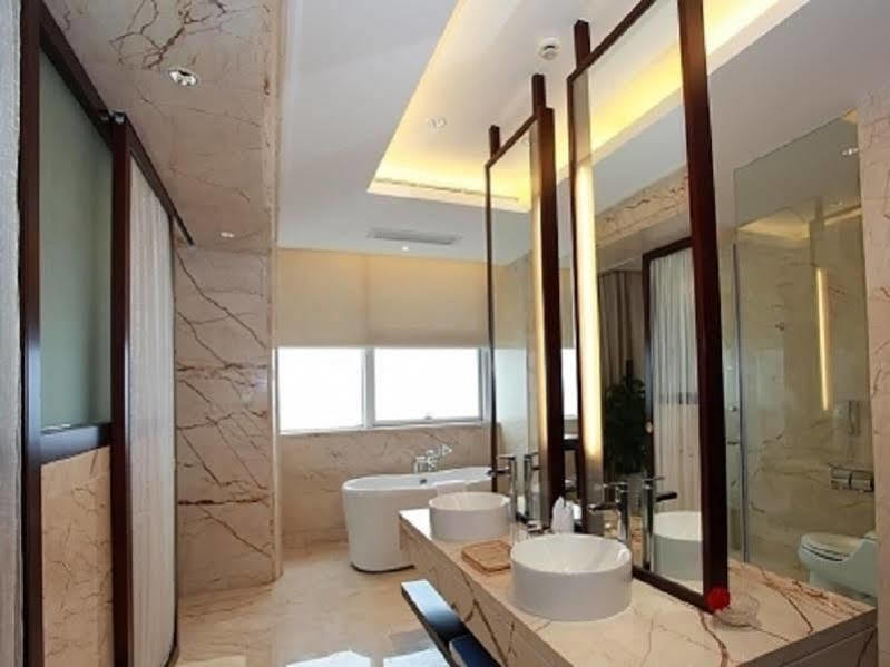 Golden Shining New Century Grand Hotel Beihai Luaran gambar